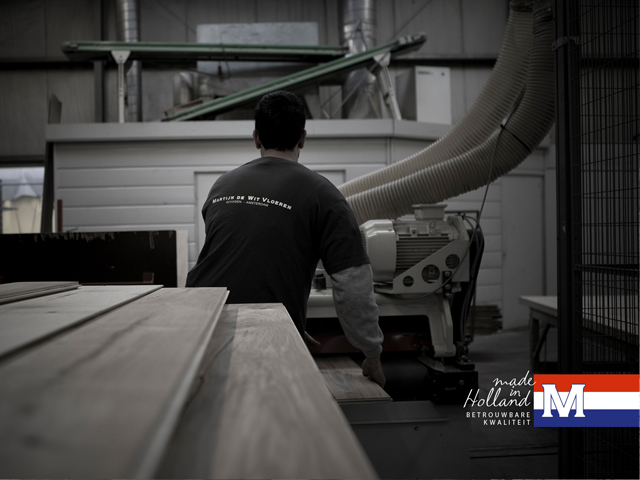 Houten vloer brede planken