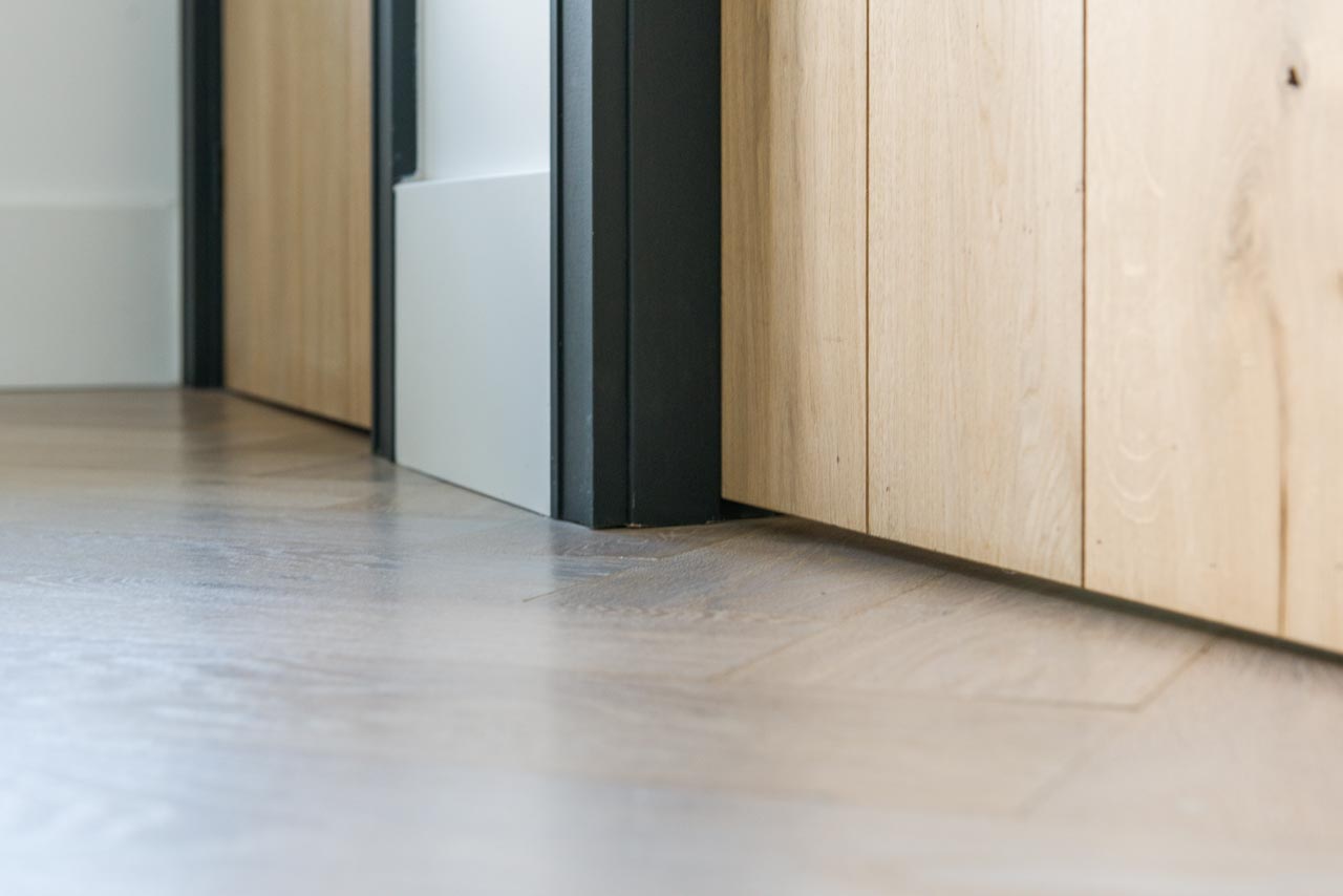 Vriend ui medley Interieur trend: de betonlook gecombineerd met een houten vloer