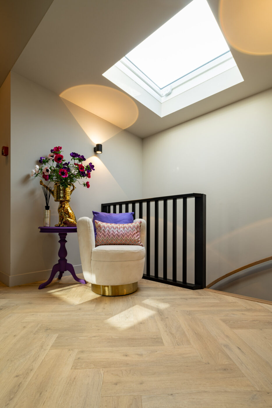PVC Vloer Visgraat – UrbanPVC Isoka 102 – Schoonheidssalon Bergen 2 PVC Vloer Visgraat – UrbanPVC Isoka 102 – Schoonheidssalon Bergen 2