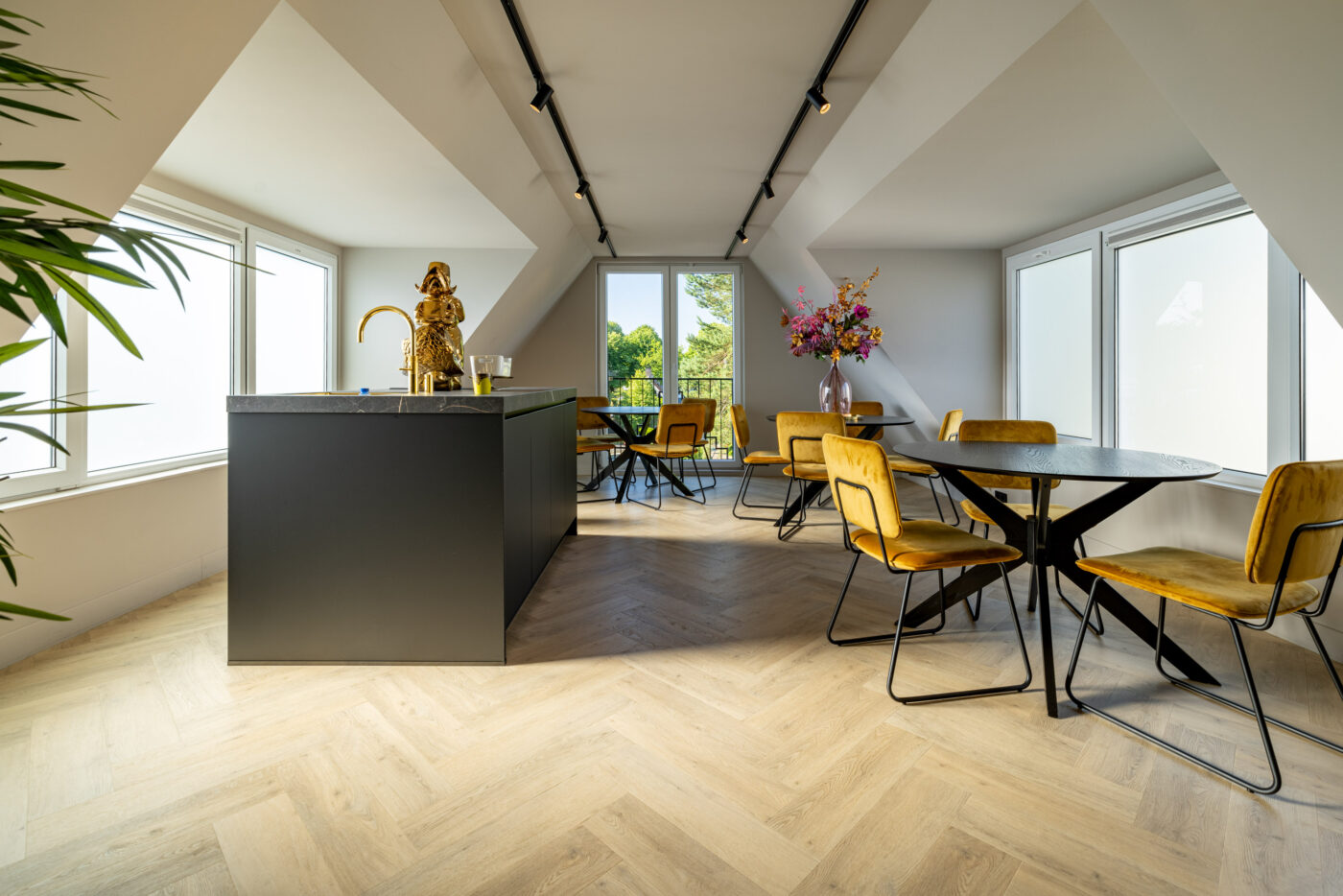 PVC Vloer Visgraat – UrbanPVC Isoka 102 – Schoonheidssalon Bergen 23 PVC Vloer Visgraat – UrbanPVC Isoka 102 – Schoonheidssalon Bergen 23