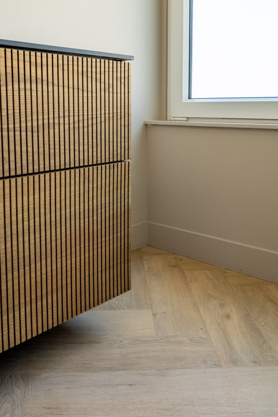 PVC Vloer Visgraat – UrbanPVC Isoka 102 – Schoonheidssalon Bergen 8 PVC Vloer Visgraat – UrbanPVC Isoka 102 – Schoonheidssalon Bergen 8
