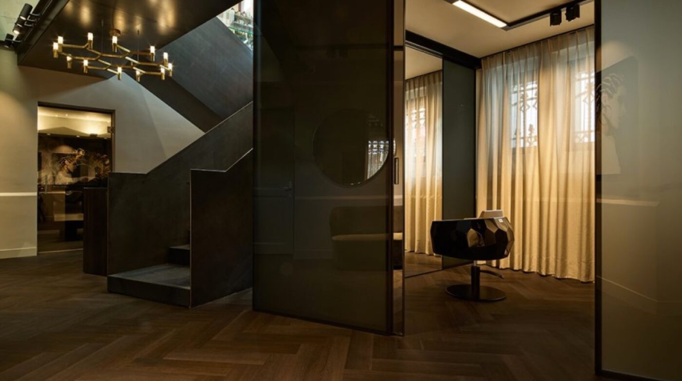 PVC Vloer Visgraat – UrbanPVC Port Elizabeth 106 – Kapsalon Convervatorium Hotel Amsterdam PVC Vloer Visgraat – UrbanPVC Port Elizabeth 106 – Kapsalon Convervatorium Hotel Amsterdam