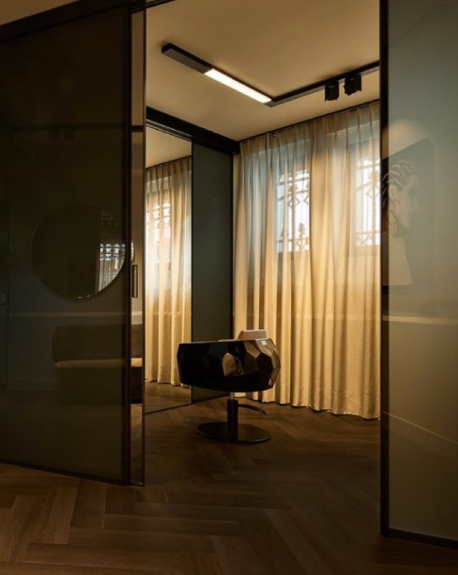 PVC Vloer Visgraat – UrbanPVC Port Elizabeth 106 – Kapsalon Convervatorium Hotel Amsterdam – 7 PVC Vloer Visgraat – UrbanPVC Port Elizabeth 106 – Kapsalon Convervatorium Hotel Amsterdam – 7