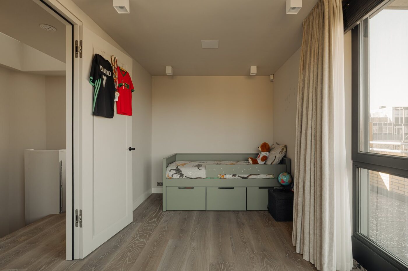 Houten Vloer – Parga i.o.v. Kabaz – Vrijstaande Villa Badhoevendorp - 8 Houten Vloer – Parga i.o.v. Kabaz – Vrijstaande Villa Badhoevendorp - 8