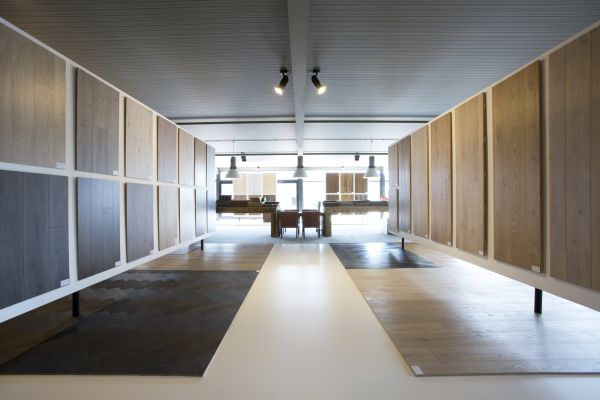 Houten vloer brede planken